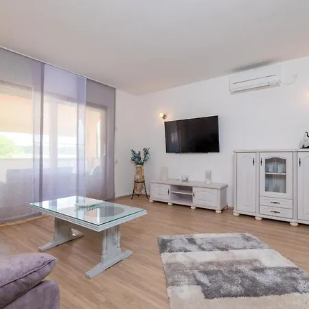 Holiday home 1574 Santalezi