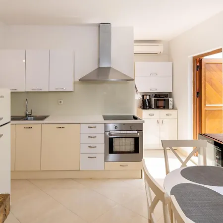 1574 Holiday home *
