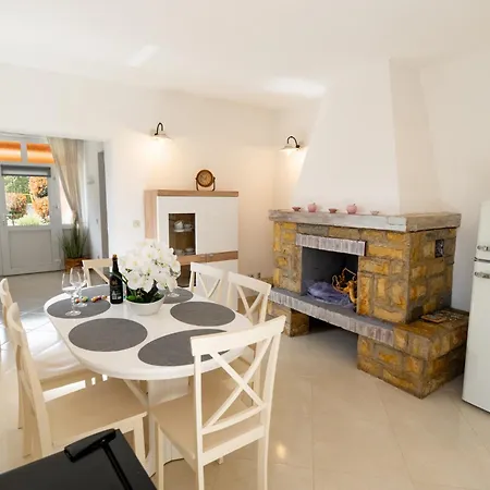 1574 בית נופש Santalezi