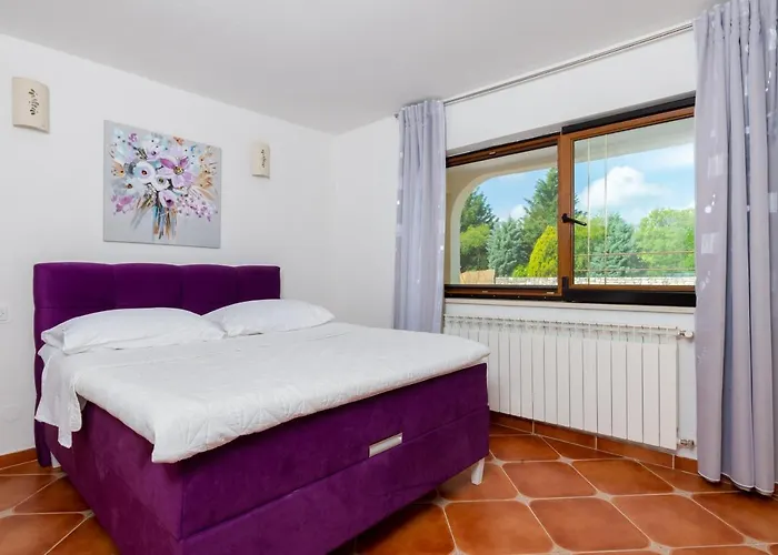 1574 Semesterbostad Santalezi