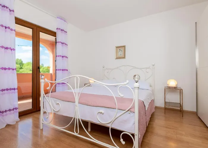 Semesterbostad 1574 *